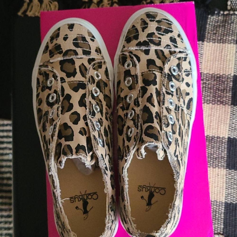 Womans Corkys Leopard Tennis shoes Sz 7
